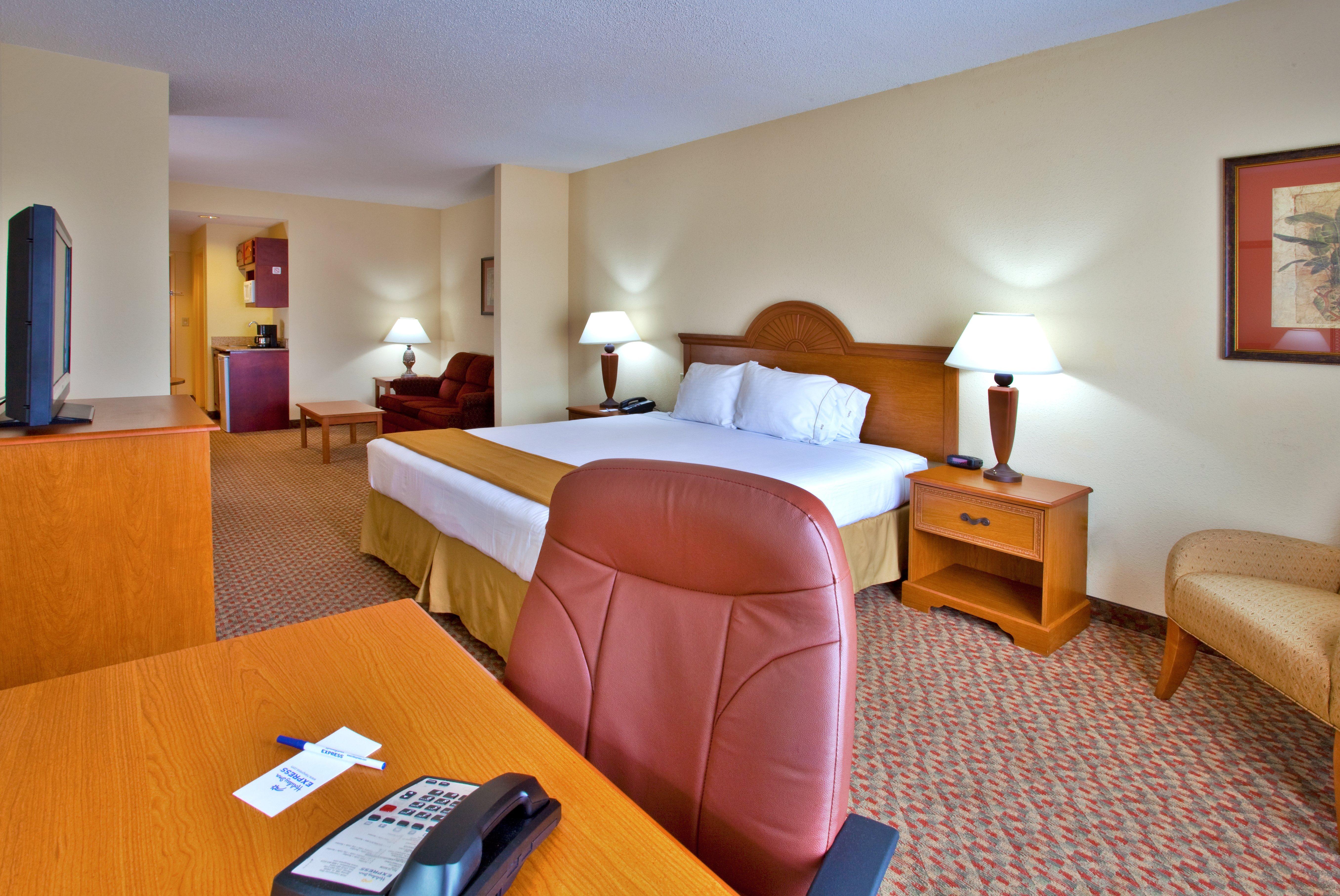Holiday Inn Express - Spring Hill By Ihg Экстерьер фото