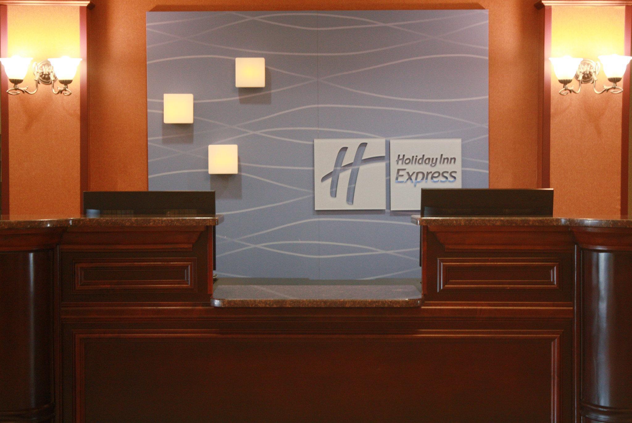 Holiday Inn Express - Spring Hill By Ihg Экстерьер фото