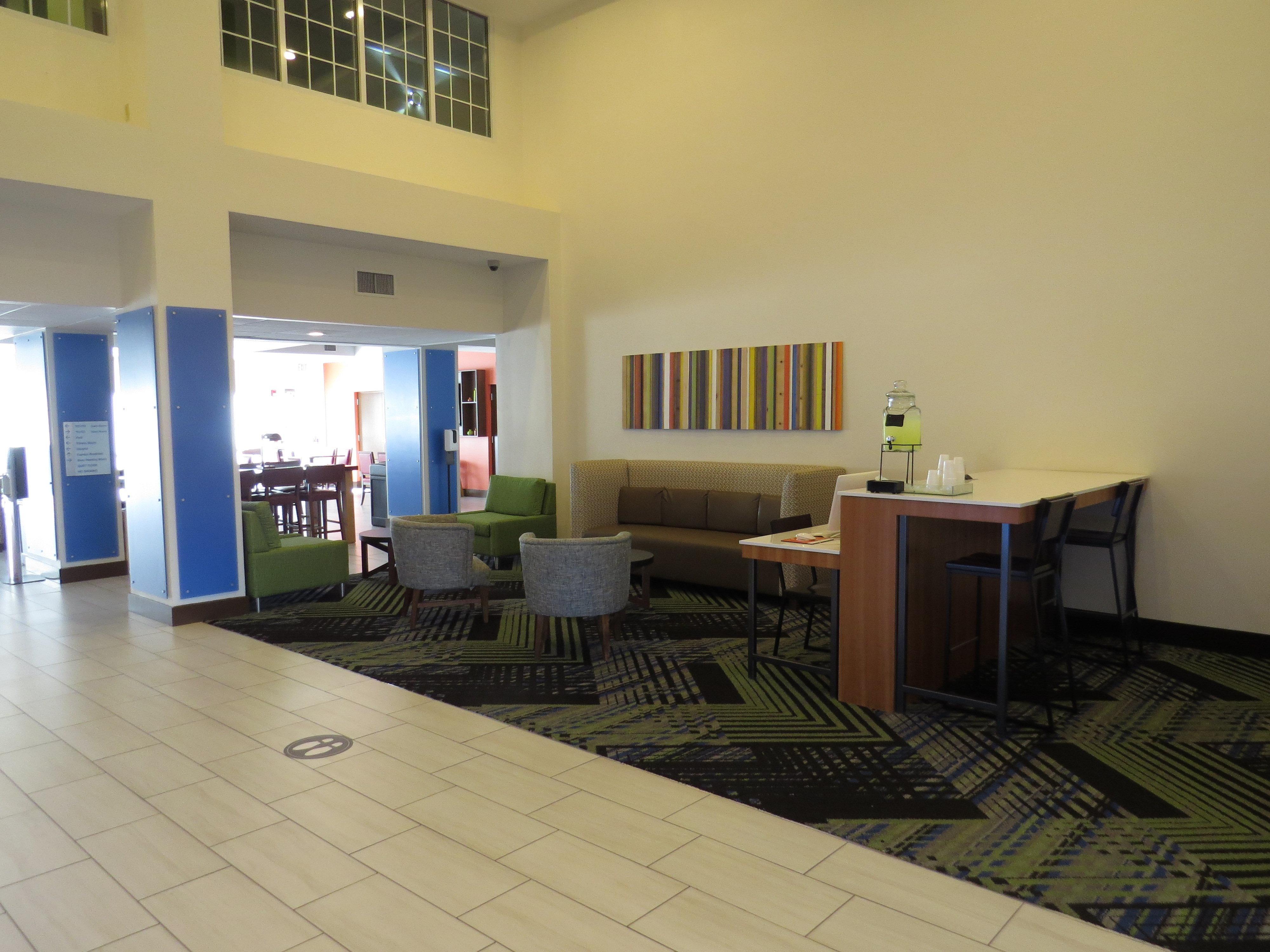 Holiday Inn Express - Spring Hill By Ihg Экстерьер фото