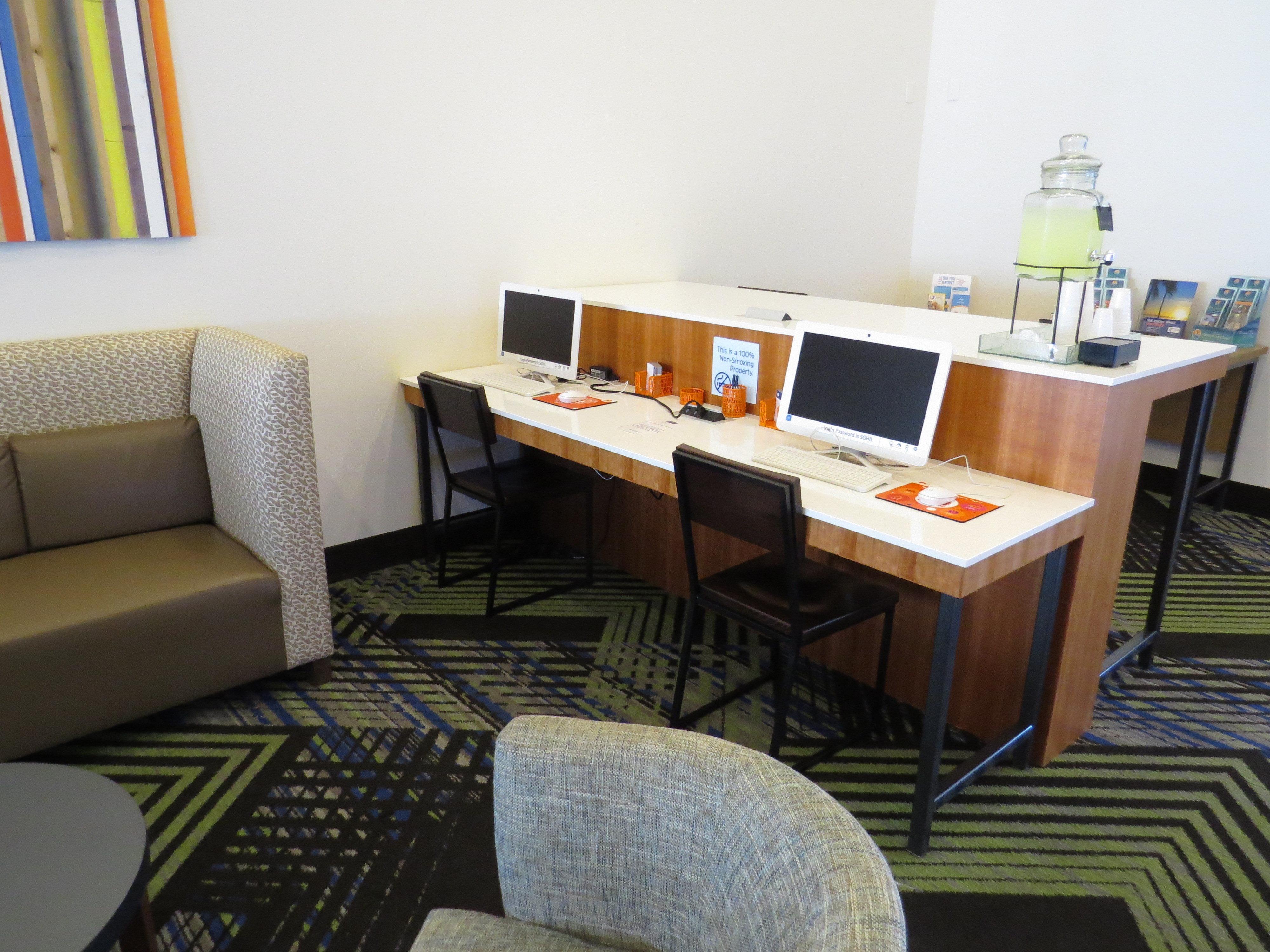Holiday Inn Express - Spring Hill By Ihg Экстерьер фото