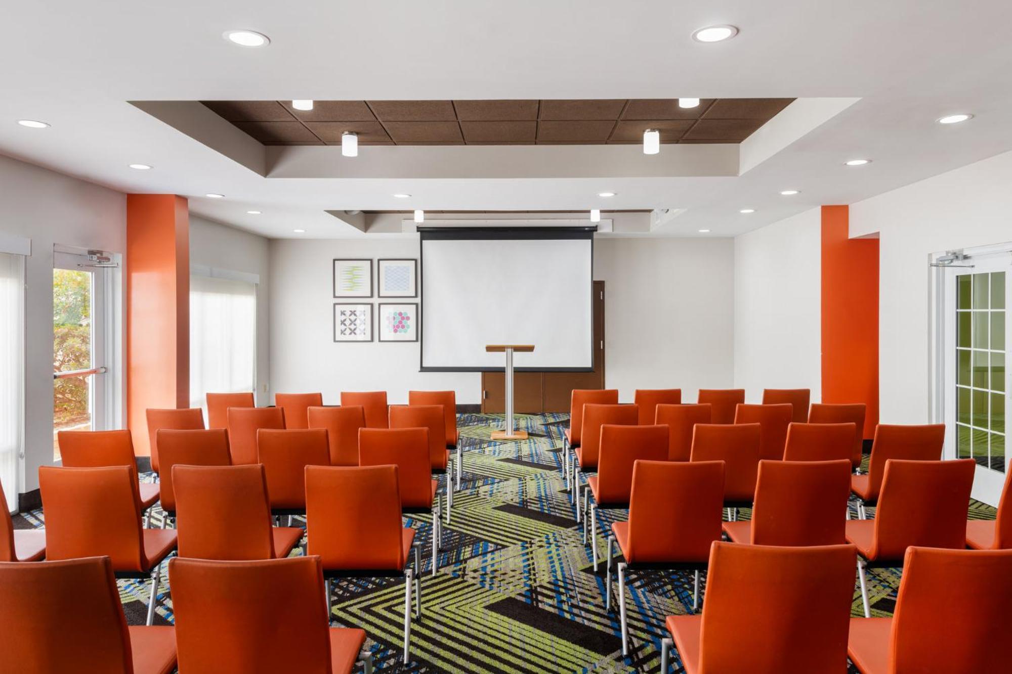 Holiday Inn Express - Spring Hill By Ihg Экстерьер фото