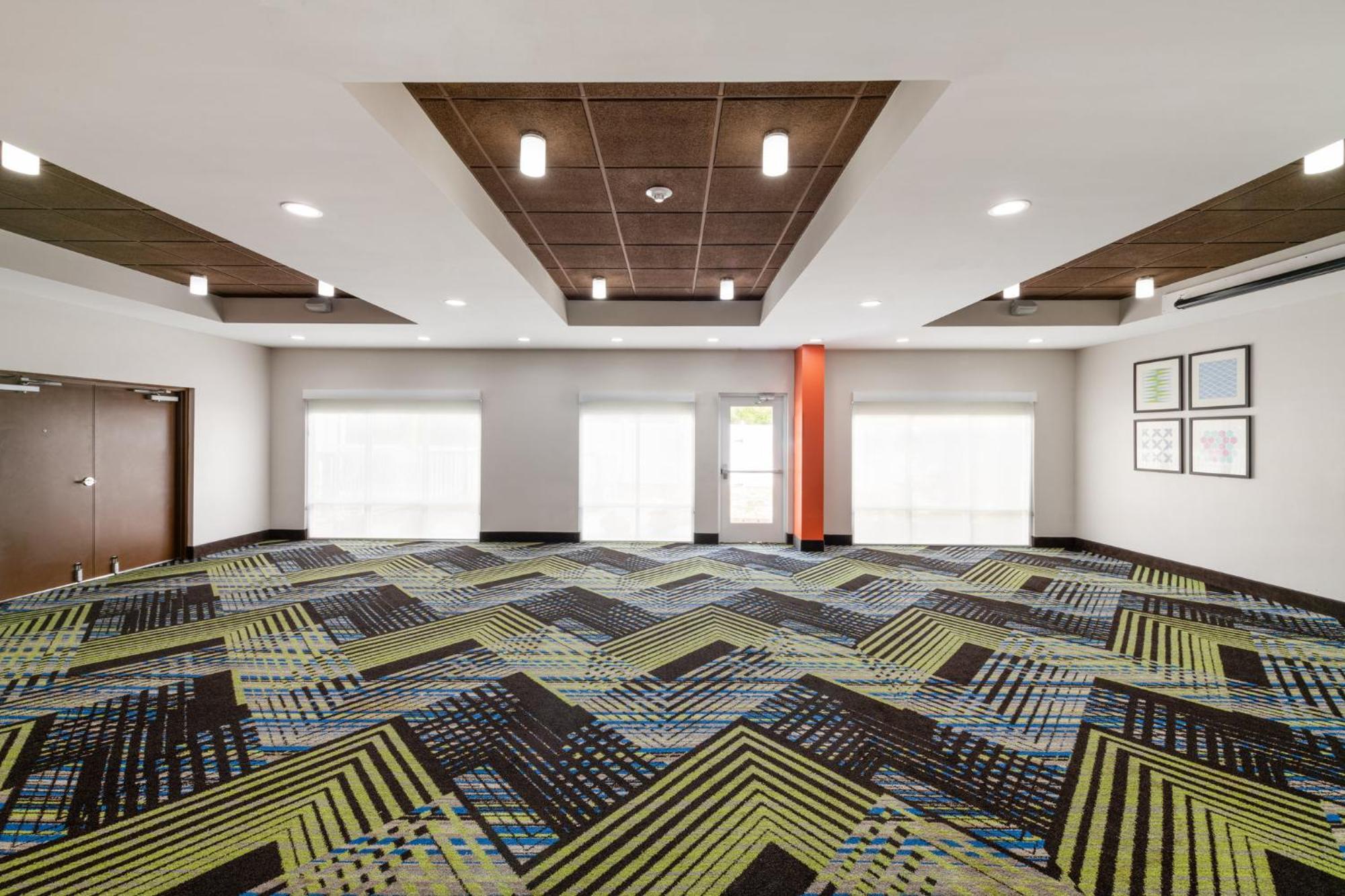 Holiday Inn Express - Spring Hill By Ihg Экстерьер фото
