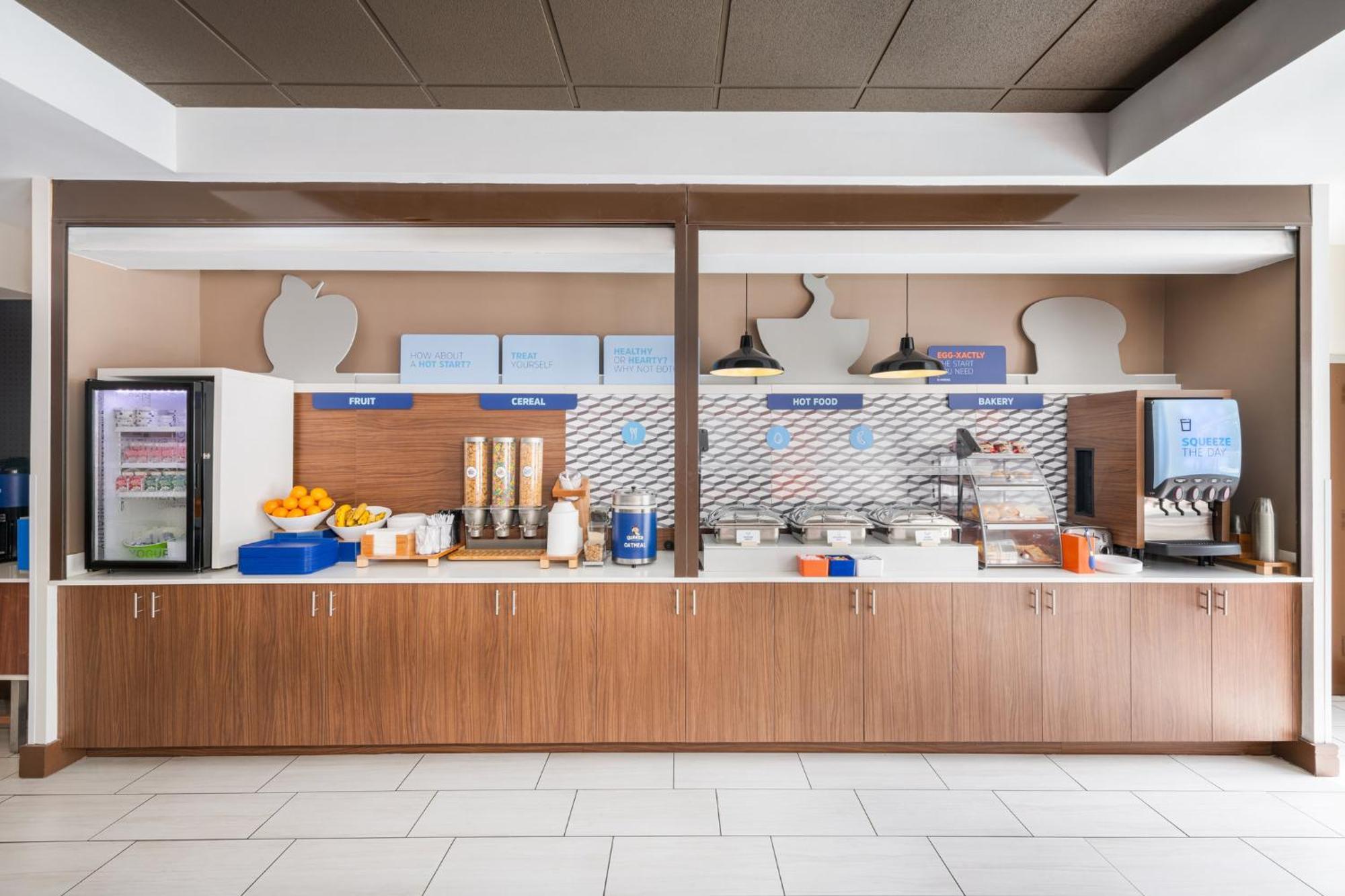 Holiday Inn Express - Spring Hill By Ihg Экстерьер фото