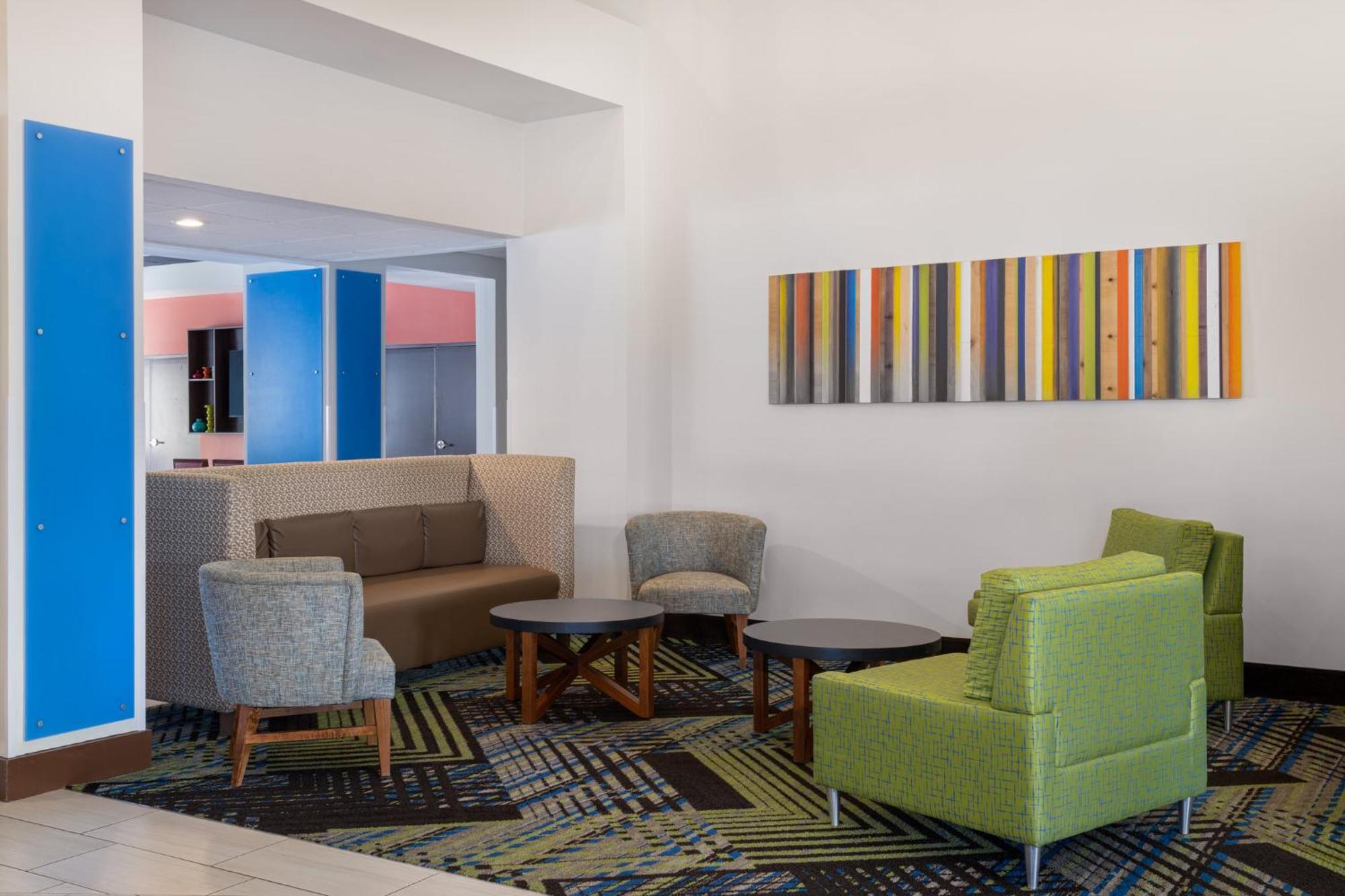 Holiday Inn Express - Spring Hill By Ihg Экстерьер фото