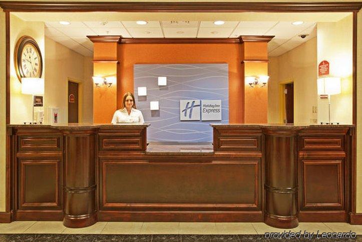 Holiday Inn Express - Spring Hill By Ihg Интерьер фото